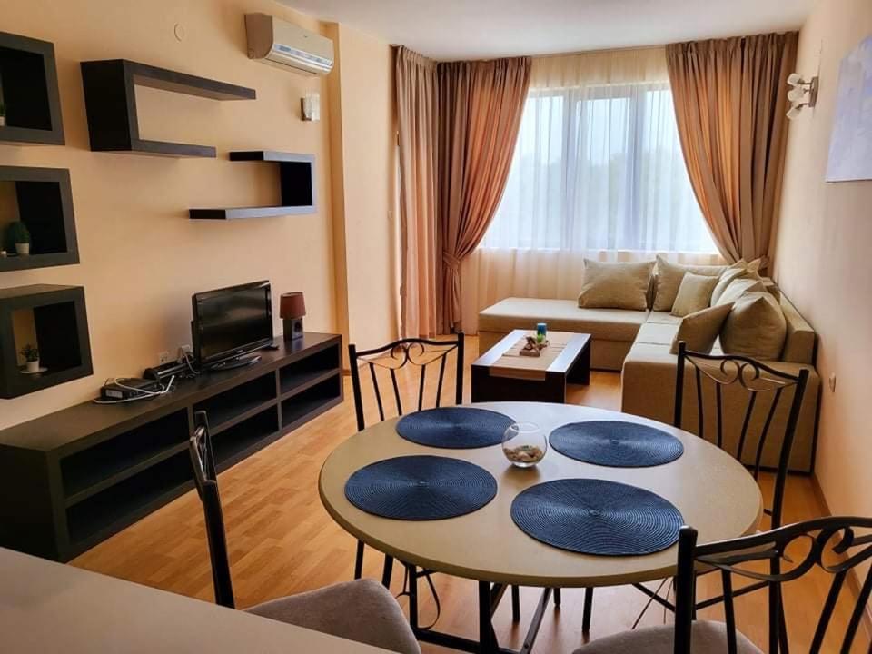 Dilov Apartments In Yalta Sables d'or Extérieur photo