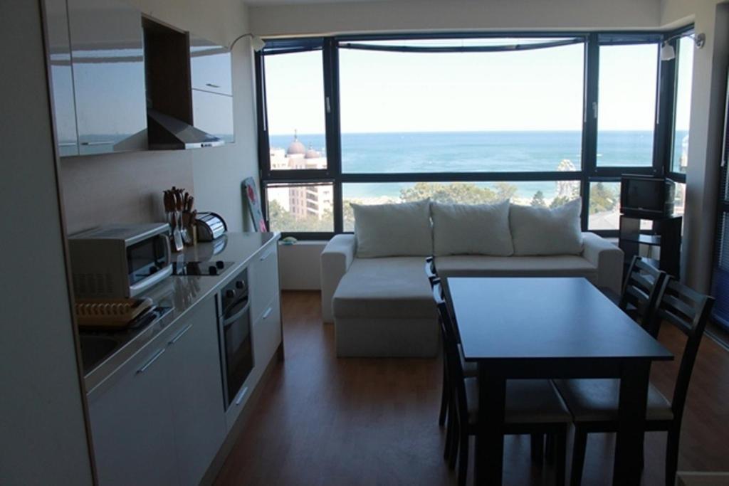 Dilov Apartments In Yalta Sables d'or Chambre photo